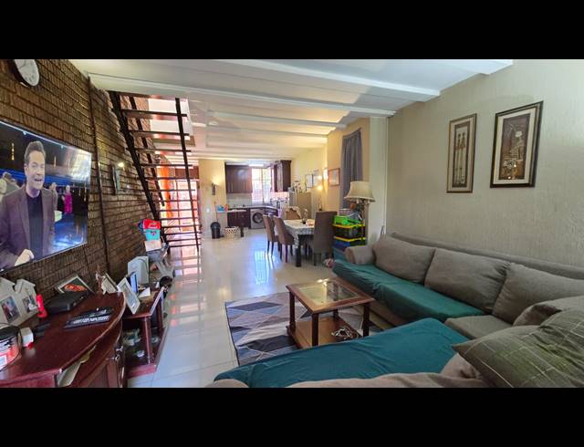 2 BEDROOM SECTIONAL TITLE FOR SALE IN THE HILL